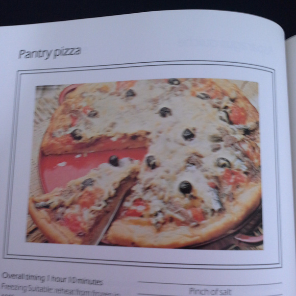 The Cook's Color Treasury Norma MacMillan Cookbook - Picture 6 of 8